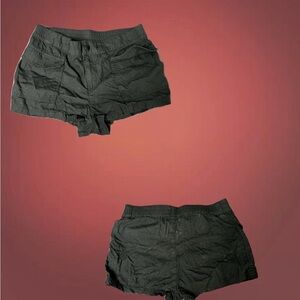 Low rise H&M cargo shorts